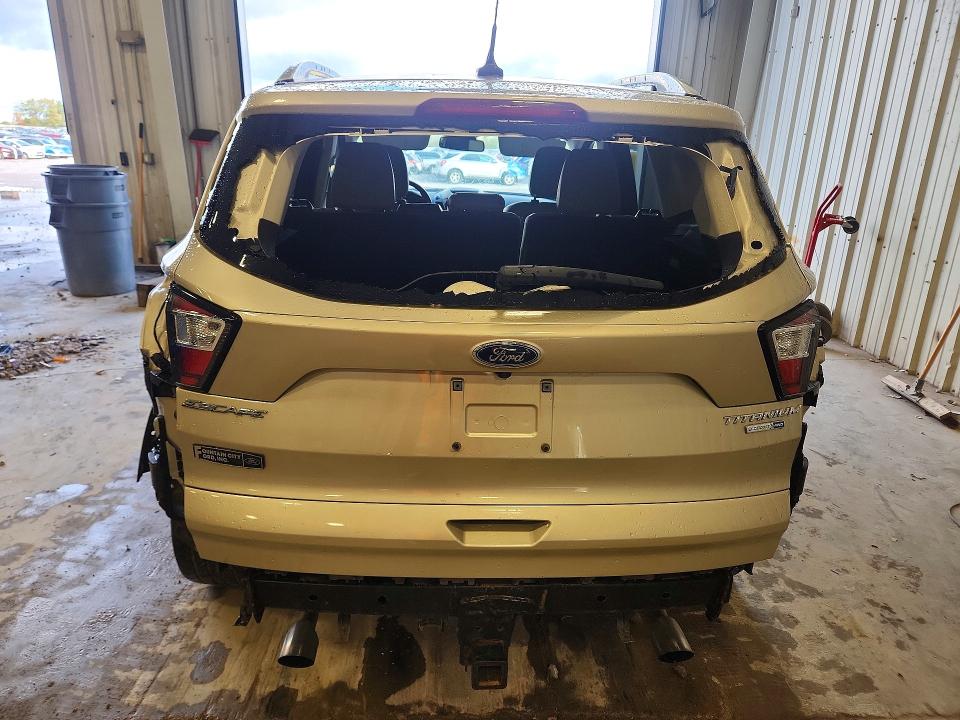 Photo 6 from auction – 2018 FORD ESCAPE with VIN 1FMCU9J97JUD59659