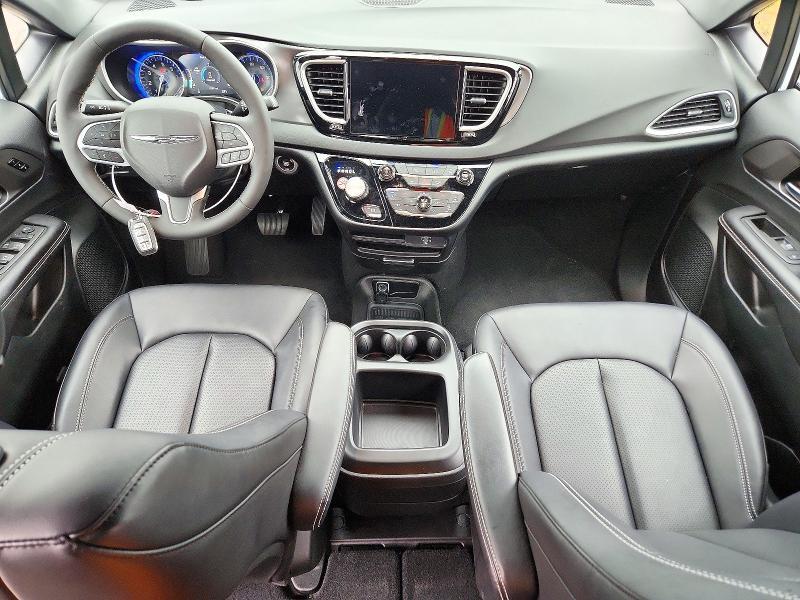 Photo 8 from auction – 2026 CHRYSLER PACIFICA with VIN 2C4RC1BG0TR272749