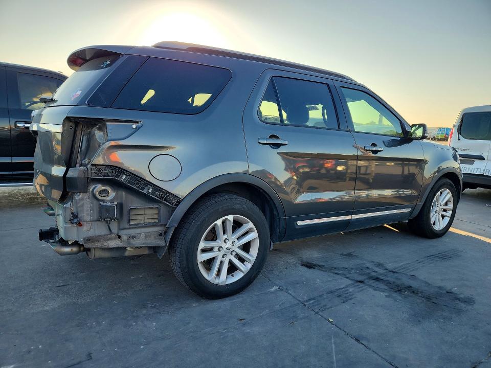 Photo 3 from auction – 2017 FORD EXPLORER with VIN 1FM5K7D87HGD14932