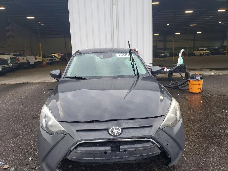 Photo 5 from auction – 2016 SCION IA with VIN 3MYDLBZV4GY122770