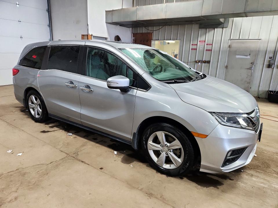 Photo 4 from auction – 2018 HONDA ODYSSEY with VIN 5FNRL6H77JB083092