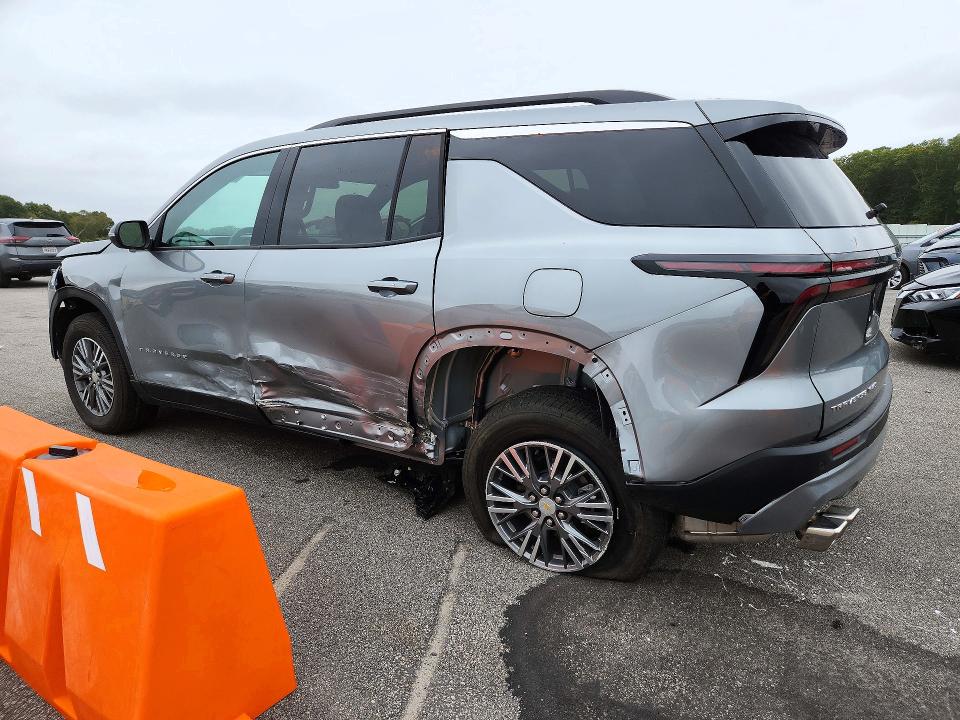 Снимка 2 от търг – 2027 CHEVROLET TRAVERSE с VIN 1GNEVGKS7VJ122846