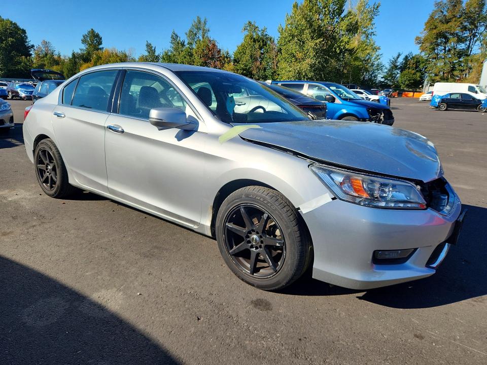 Снимка 4 от търг – 2014 HONDA ACCORD с VIN 1HGCR3F9XEA037442