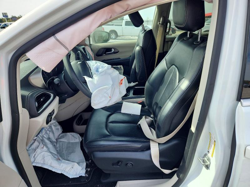 Снимка 7 от търг – 2023 CHRYSLER PACIFICA с VIN 2C4RC1BG2PR509005