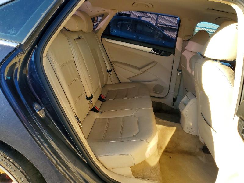 Снимка 10 от търг – 2012 VOLKSWAGEN PASSAT с VIN 1VWBP7A3XCC039748