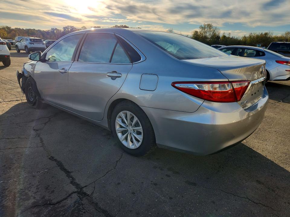 Снимка 2 от търг – 2016 TOYOTA CAMRY с VIN 4T4BF1FK5GR530071