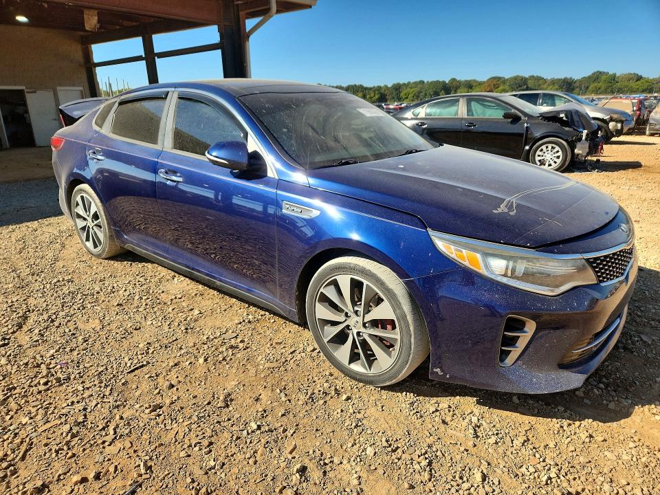 Photo 4 from auction – 2016 KIA OPTIMA with VIN 5XXGW4L26GG012020