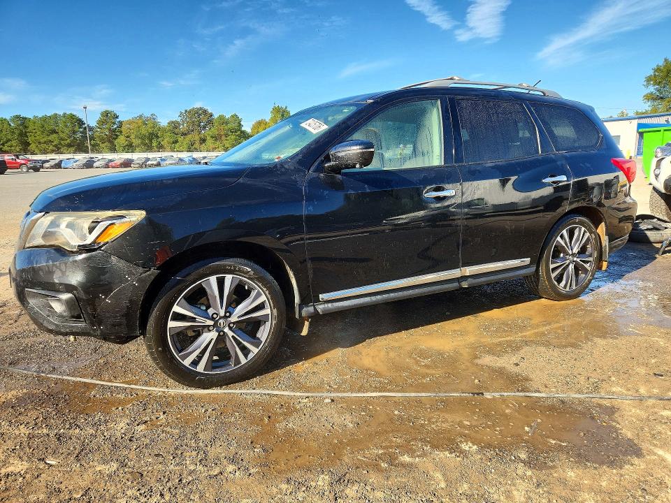 NISSAN PATHFINDER 2017 с VIN 5N1DR2MN0HC617803 - Снимка от търг