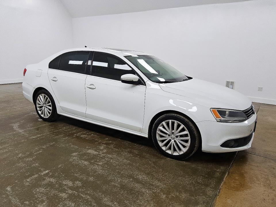Снимка 4 от търг – 2014 VOLKSWAGEN JETTA с VIN 3VWLL7AJ5EM332294