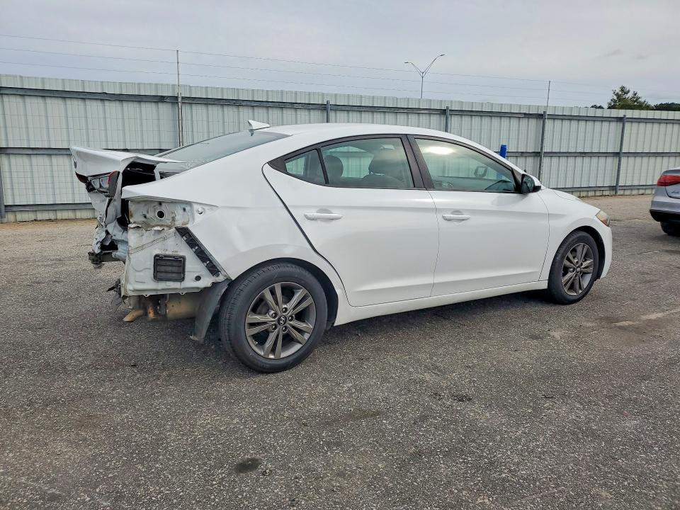 Снимка 3 от търг – 2017 HYUNDAI ELANTRA с VIN 5NPD84LF1HH001920