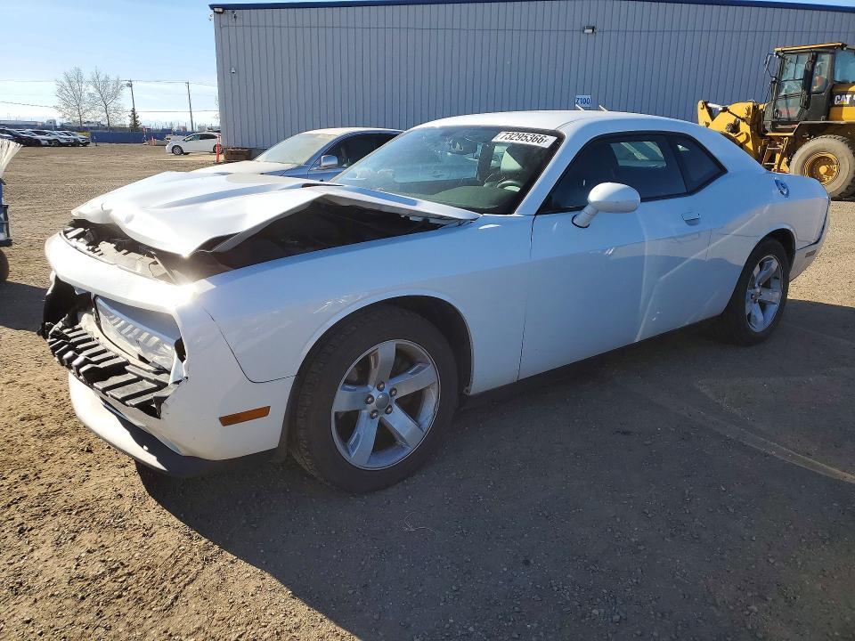 DODGE CHALLENGER 2014 с VIN 2C3CDYAGXEH172717 - Снимка от търг