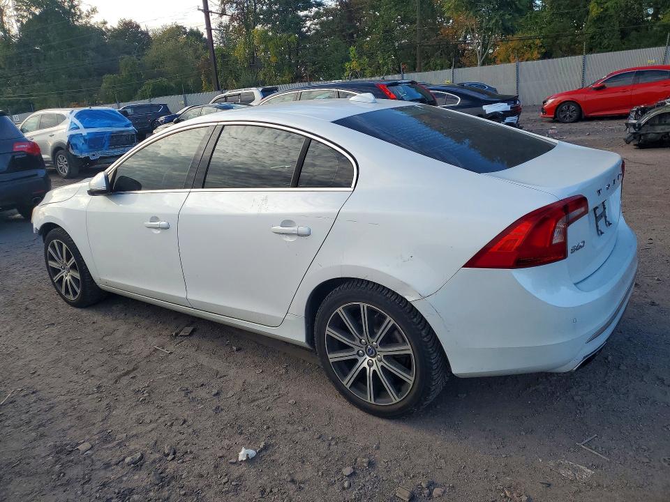 صورة رقم 2 من المزاد - 2016 VOLVO S60 مع VIN LYV402FK4GB113677