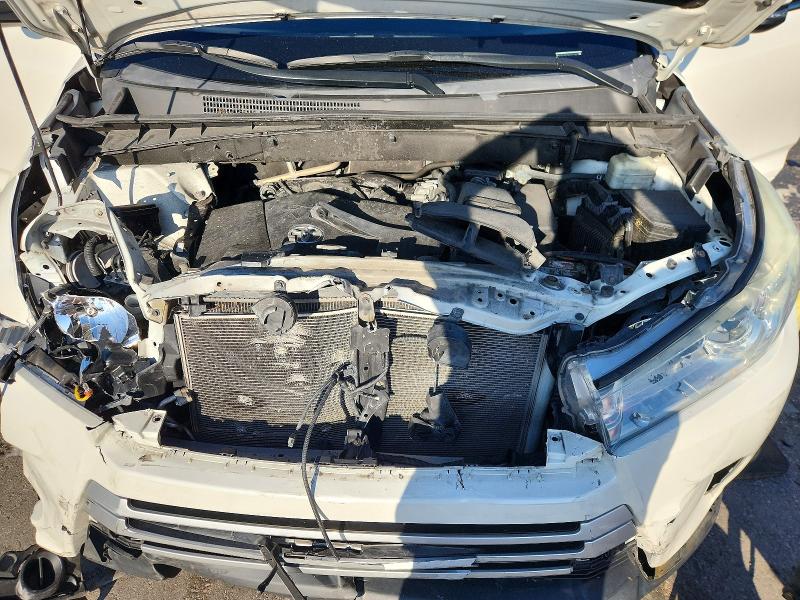 Photo 12 from auction – 2018 TOYOTA HIGHLANDER with VIN 5TDZZRFH9JS273001