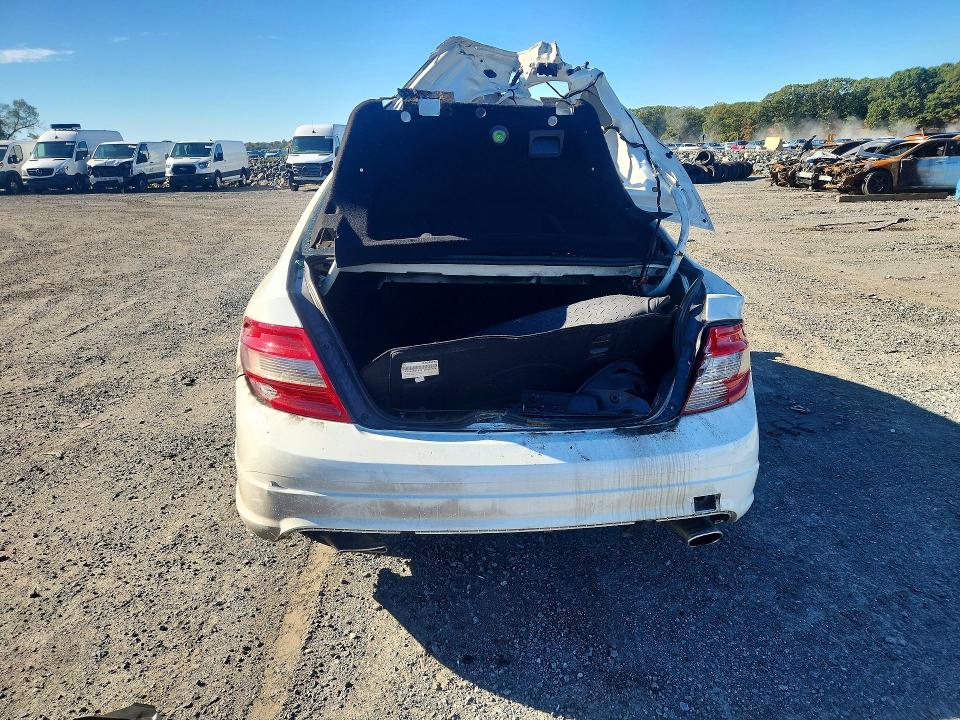 Foto 6 de la subasta – 2010 MERCEDES-BENZ C con VIN WDDGF8BB5AR122950