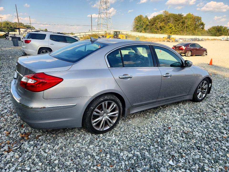 Снимка 3 от търг – 2012 HYUNDAI GENESIS с VIN KMHGC4DD7CU158113