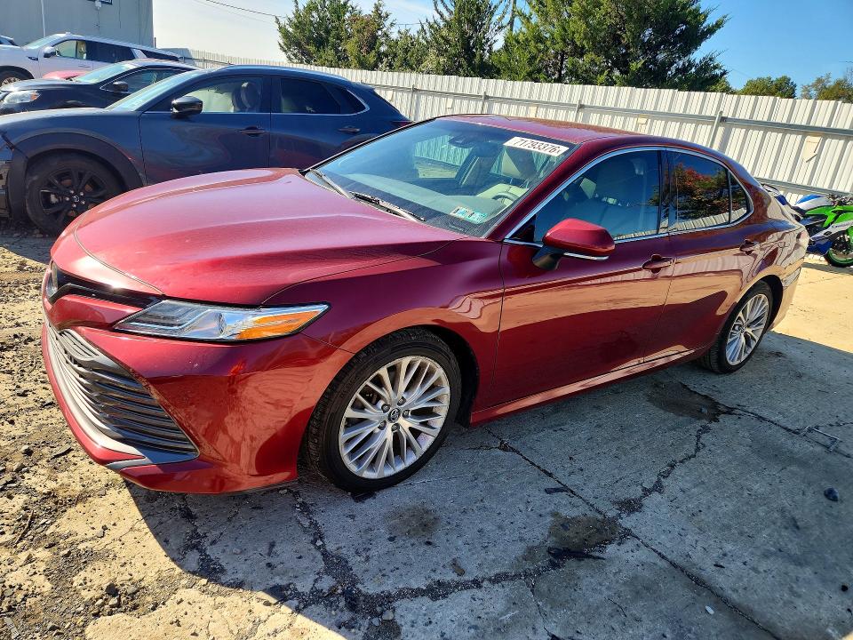 TOYOTA CAMRY 2018 с VIN 4T1B11HK7JU626507 - Снимка от търг