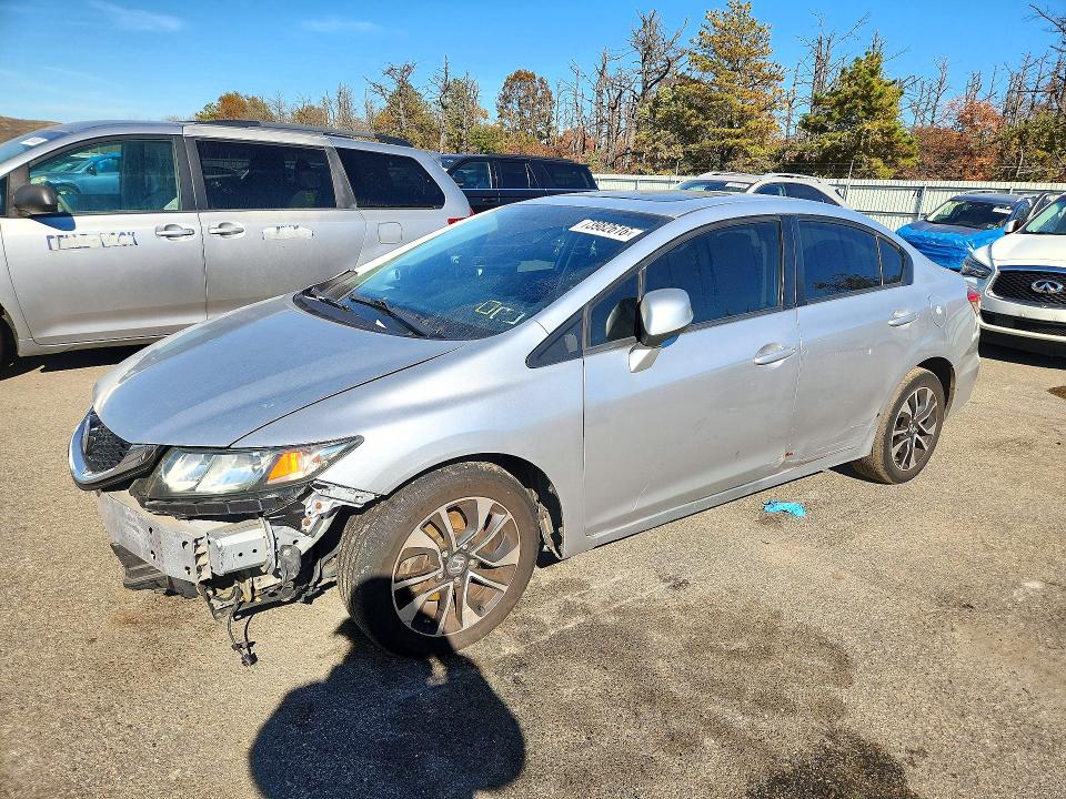 HONDA CIVIC 2013 مع رقم تعريف المركبة 2HGFB2F91DH533676 - صورة من المزاد