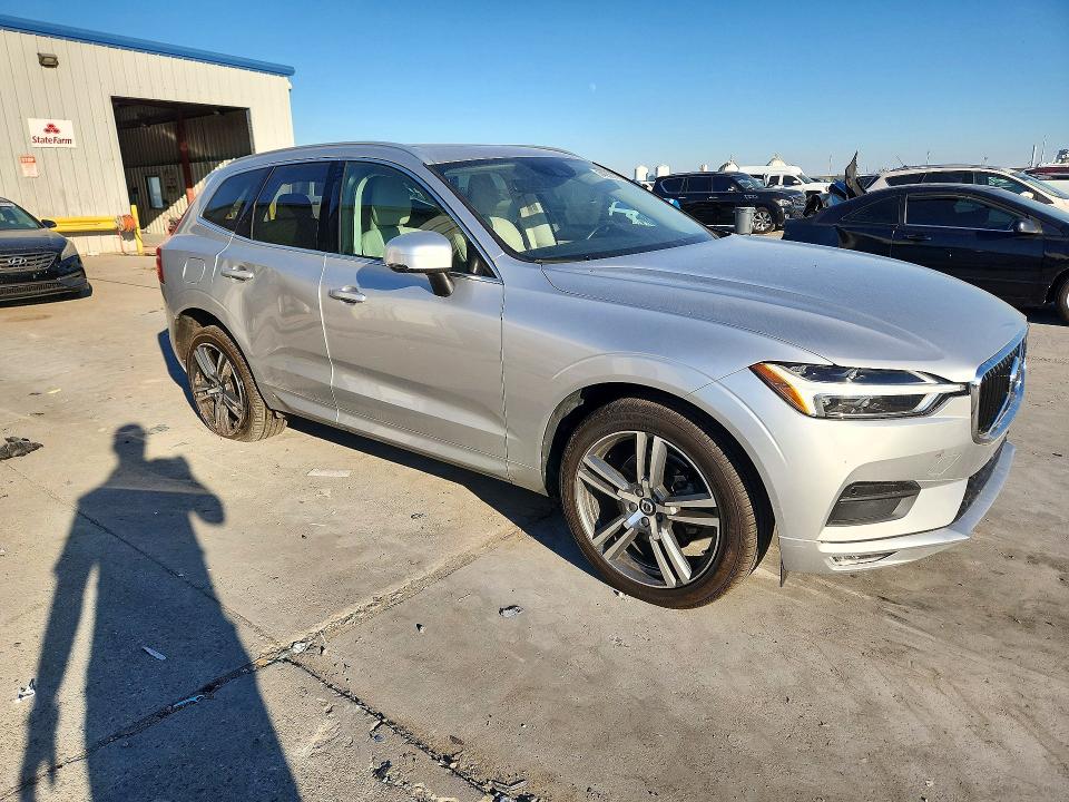 Снимка 4 от търг – 2021 VOLVO XC60 с VIN YV4102RK5M1744890