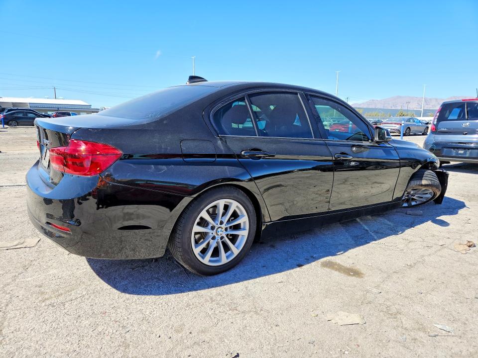 Снимка 3 от търг – 2018 BMW 320 с VIN WBA8A9C59JAH14023