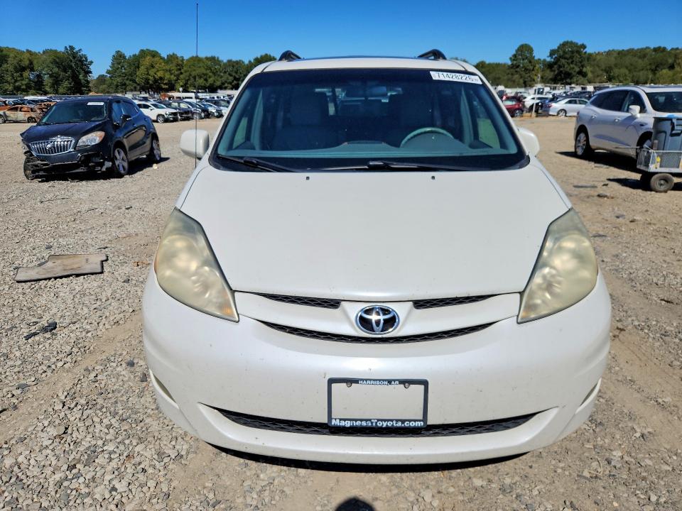 Photo 5 from auction – 2010 TOYOTA SIENNA with VIN 5TDYK4CC4AS302724