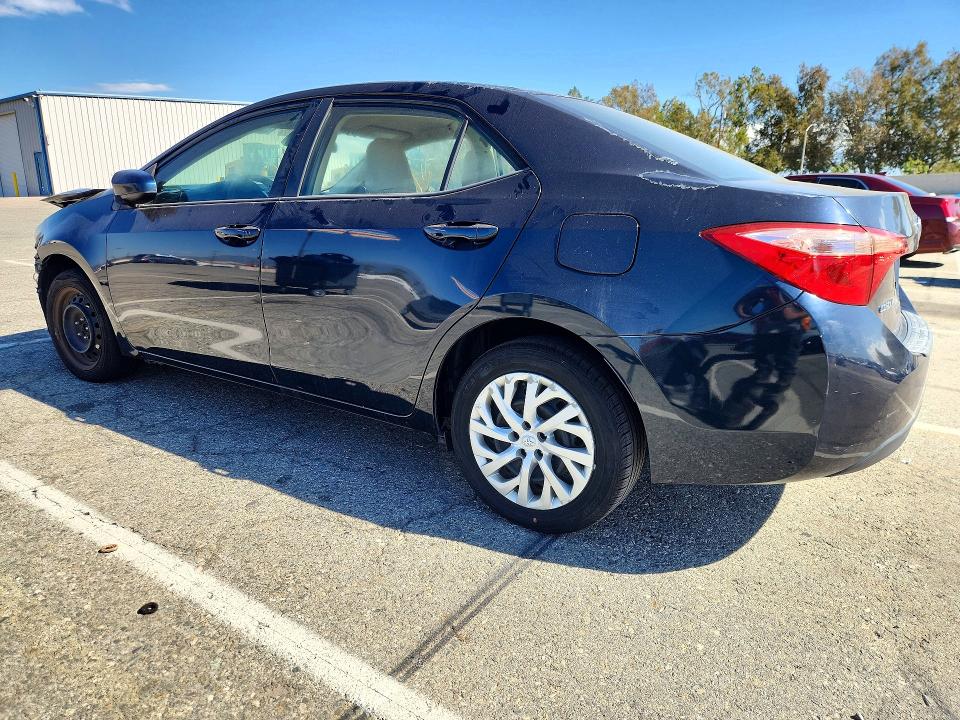 Снимка 2 от търг – 2017 TOYOTA COROLLA с VIN 5YFBURHE2HP712626