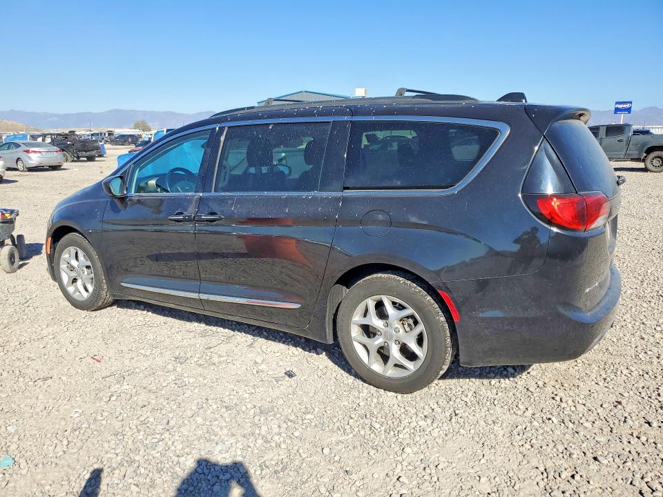 Снимка 2 от търг – 2017 CHRYSLER PACIFICA с VIN 2C4RC1BG9HR634603