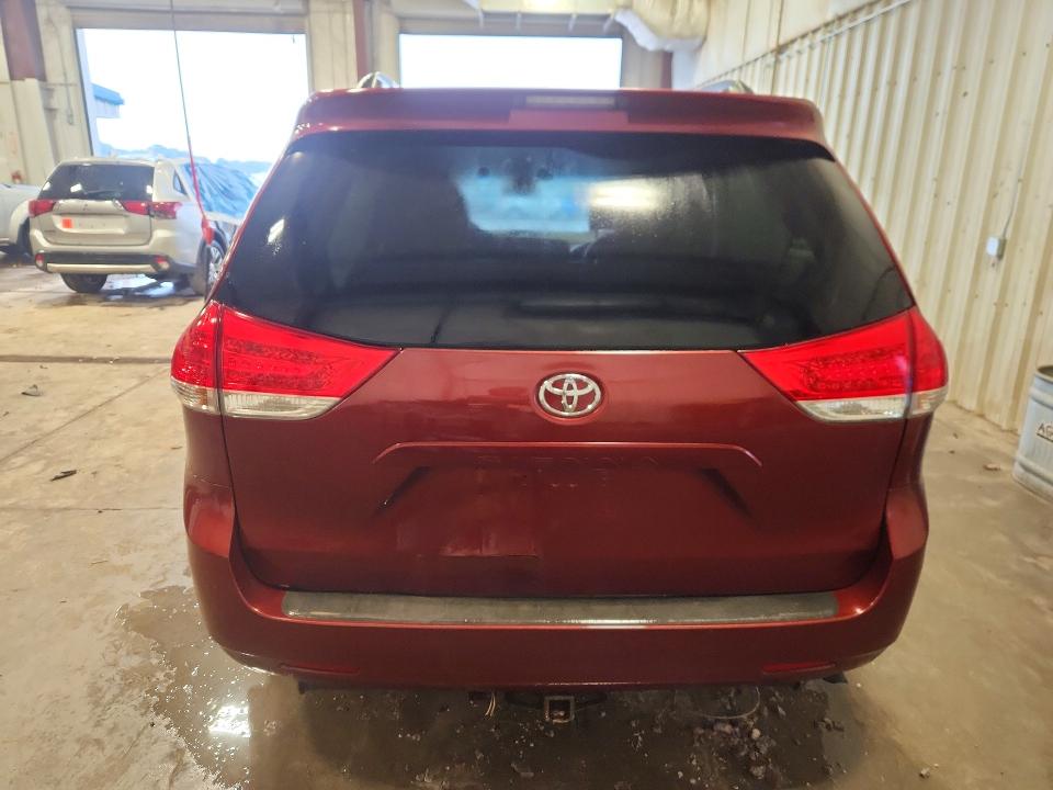 Photo 6 from auction – 2011 TOYOTA SIENNA with VIN 5TDYK3DC0BS130332