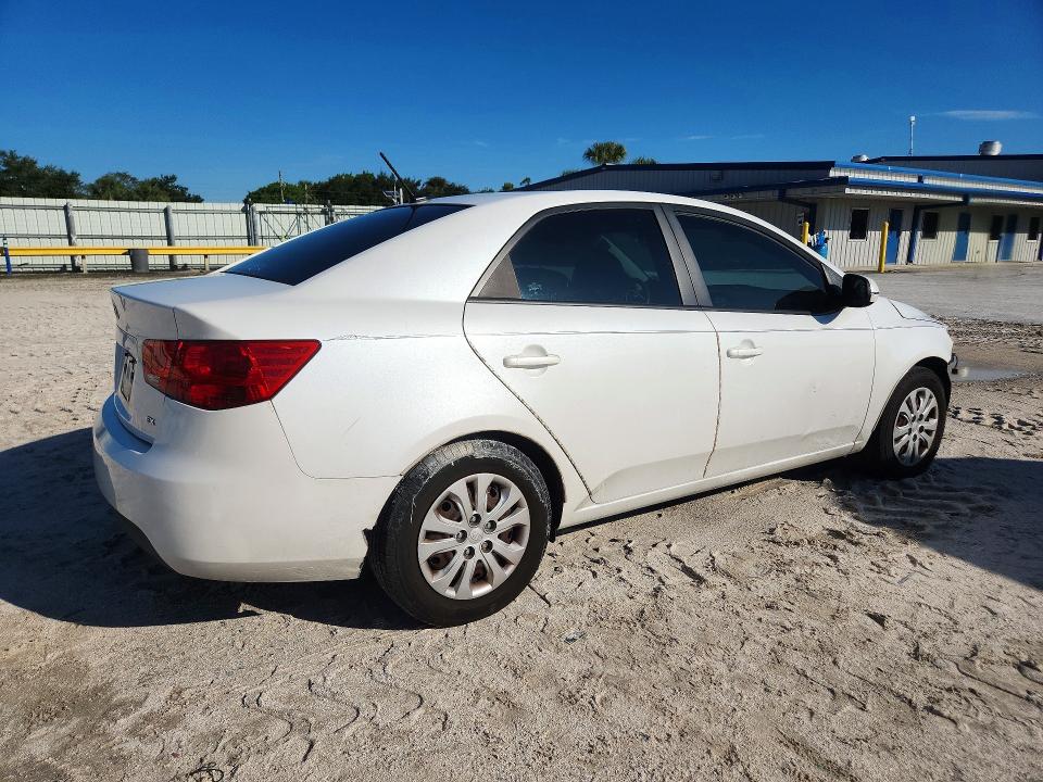 Снимка 3 от търг – 2013 KIA FORTE с VIN KNAFU4A20D5682017