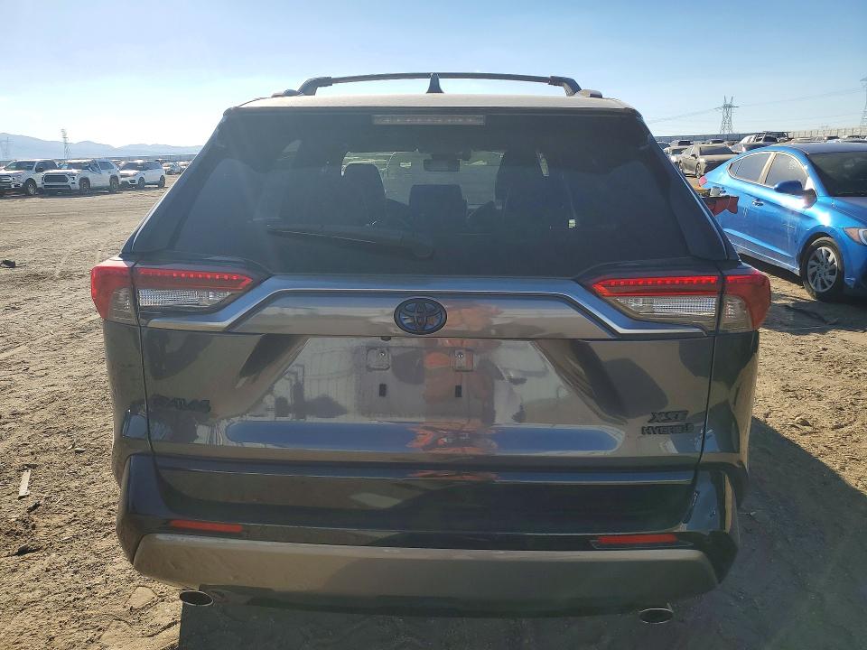 Photo 6 from auction – 2019 TOYOTA RAV4 with VIN JTMEWRFVXKD522688