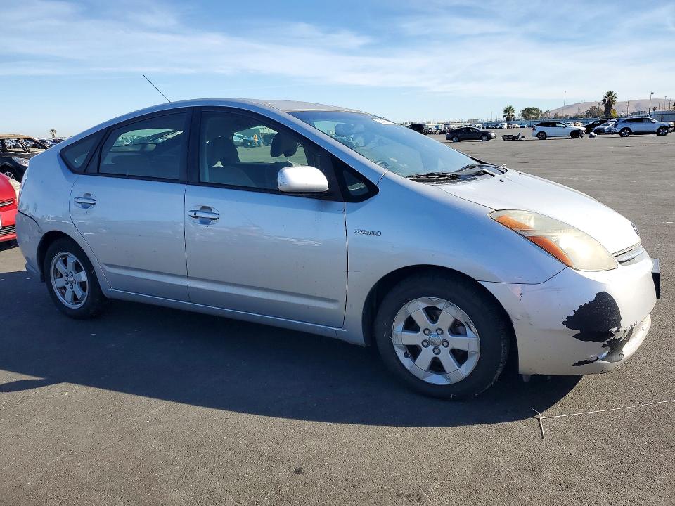 Снимка 4 от търг – 2007 TOYOTA PRIUS с VIN JTDKB20UX77567979