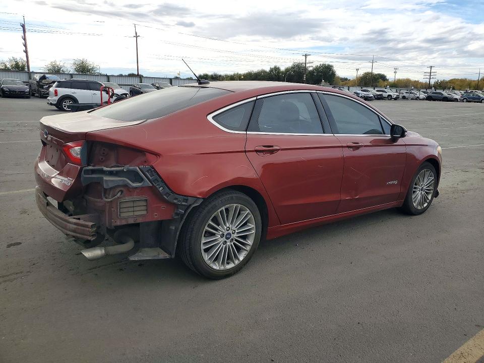Снимка 3 от търг – 2014 FORD FUSION с VIN 3FA6P0LU2ER365989