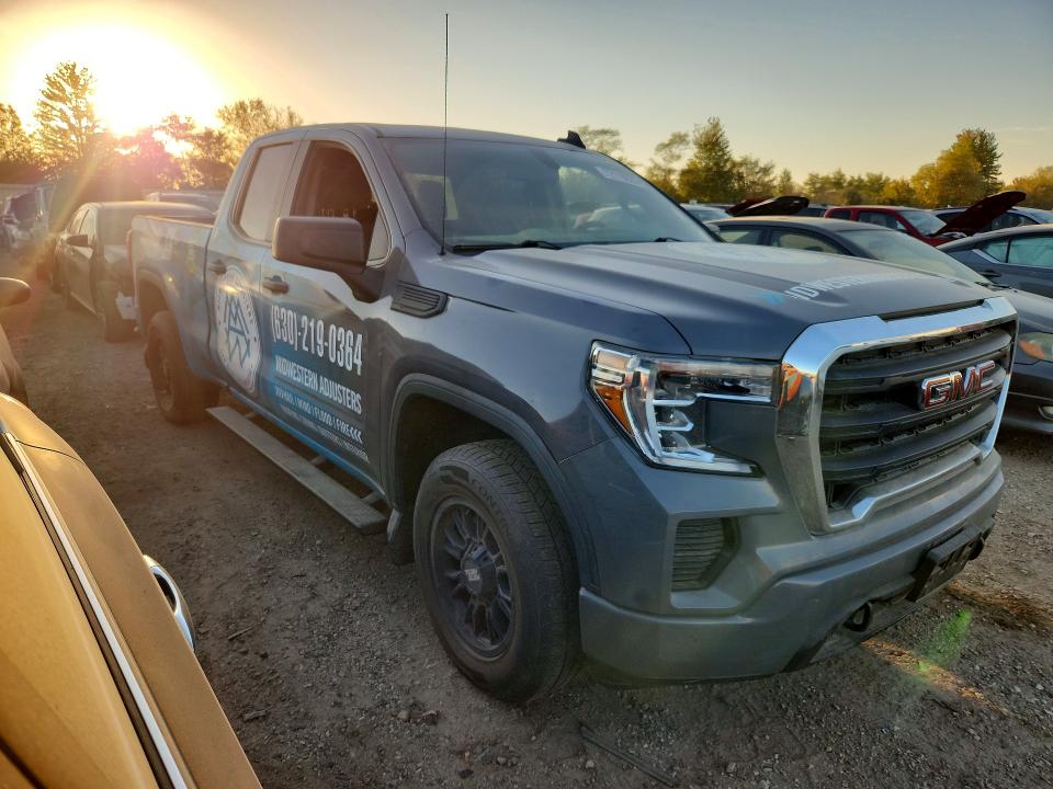 Снимка 4 от търг – 2021 GMC SIERRA с VIN 1GTR9AEK9MZ156505