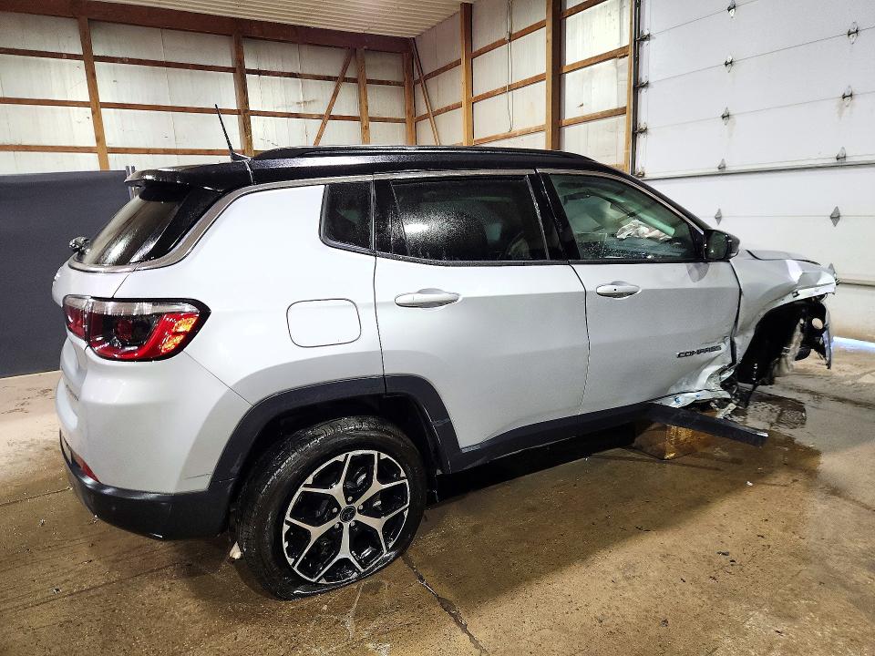 Foto 3 de la subasta – 2025 JEEP COMPASS con VIN 3C4NJDCN4ST619594