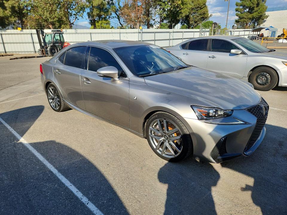 Photo 4 from auction – 2019 LEXUS IS with VIN JTHBA1D29K5090874