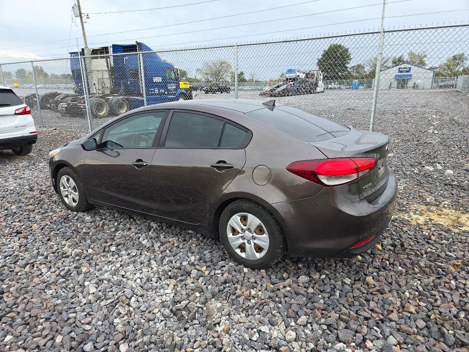 Фото 2 с аукциона – 2017 KIA FORTE с VIN 3KPFK4A79HE035050