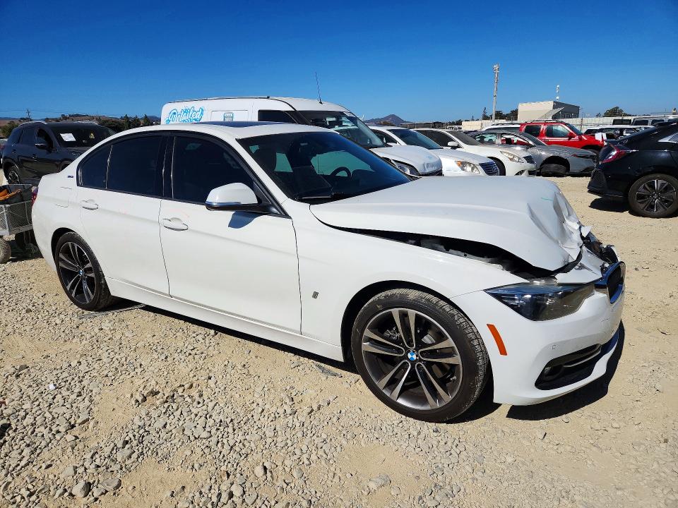 Снимка 4 от търг – 2018 BMW 330E с VIN WBA8E1C55JA167612