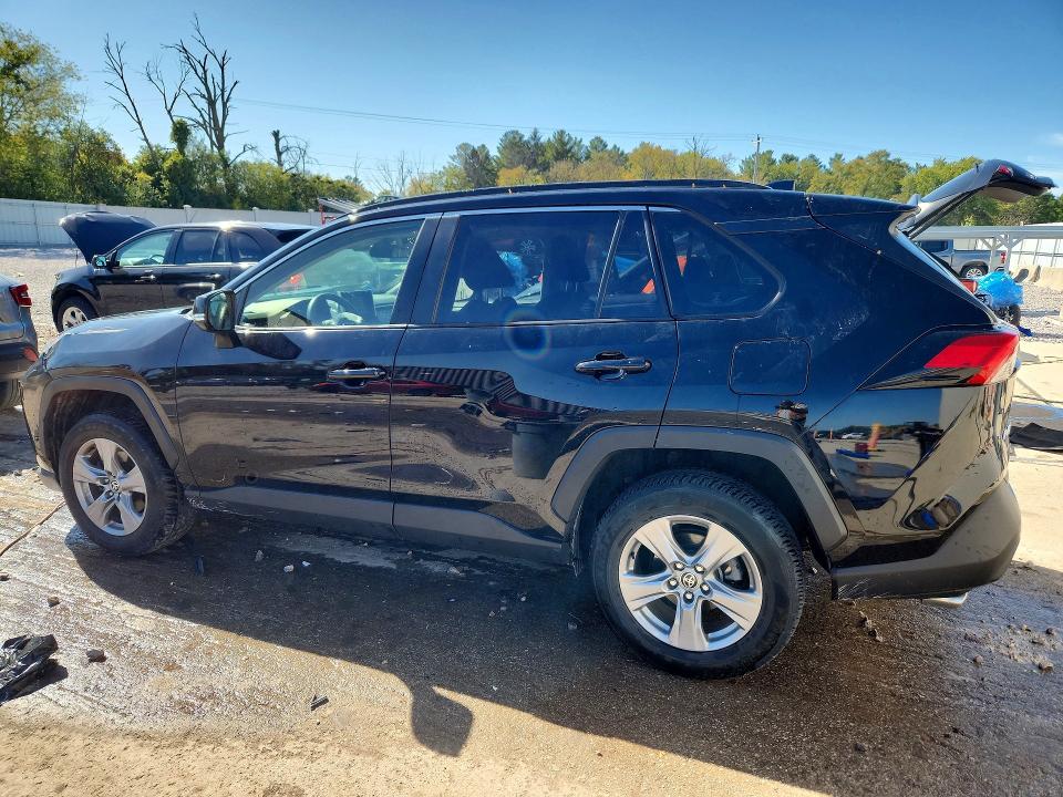 Photo 2 from auction – 2023 TOYOTA RAV4 with VIN JTMP1RFV5PD095497