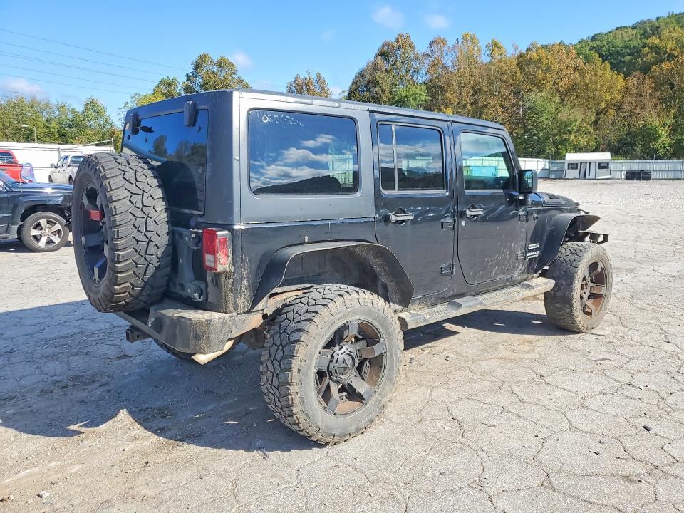 Снимка 3 от търг – 2017 JEEP WRANGLER UNLIMITED с VIN 1C4BJWDG3HL559830