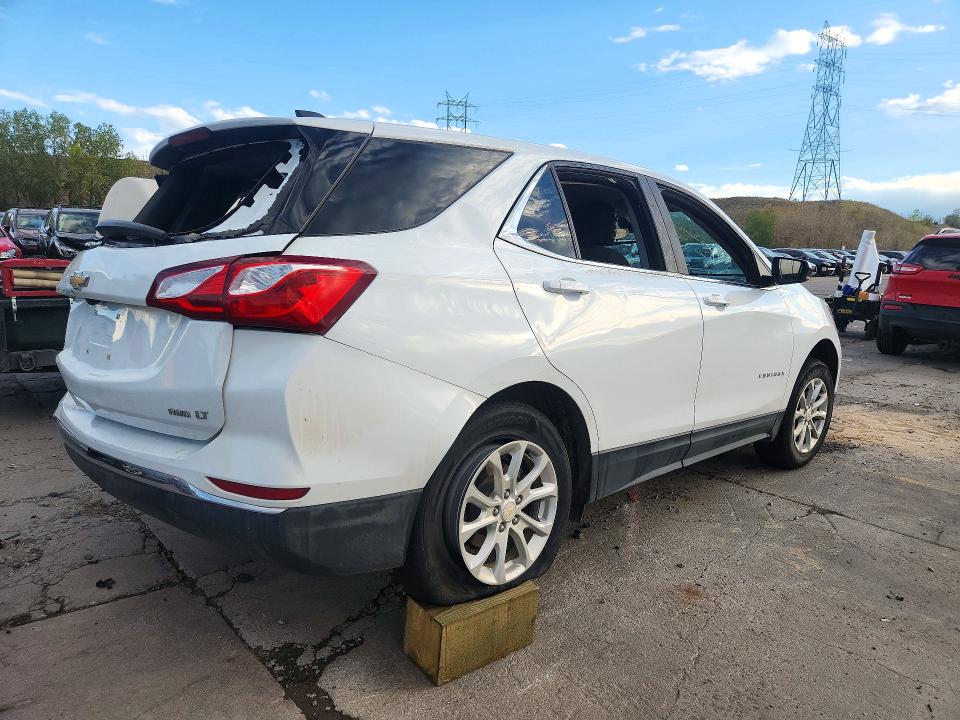 Снимка 3 от търг – 2021 CHEVROLET EQUINOX с VIN 2GNAXUEV6M6124337
