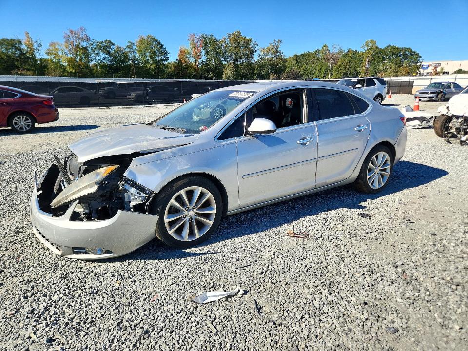 Снимка 1 от търг – 2013 BUICK VERANO с VIN 1G4PS5SK4D4160946