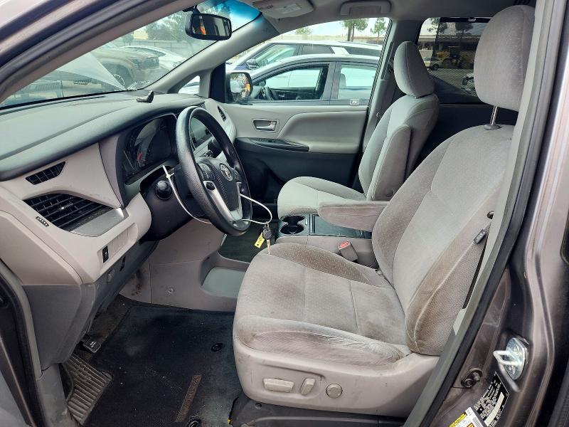 Снимка 7 от търг – 2017 TOYOTA SIENNA с VIN 5TDKZ3DC2HS784999