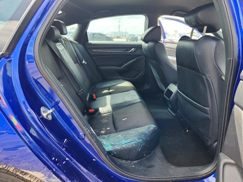 Снимка 10 от търг – 2018 HONDA ACCORD с VIN 1HGCV1F31JA073963