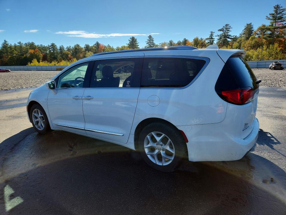 Photo 2 from auction – 2017 CHRYSLER PACIFICA with VIN 2C4RC1EG9HR534318