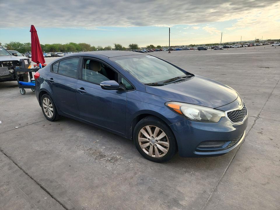Снимка 4 от търг – 2014 KIA FORTE с VIN KNAFX4A61E5160959