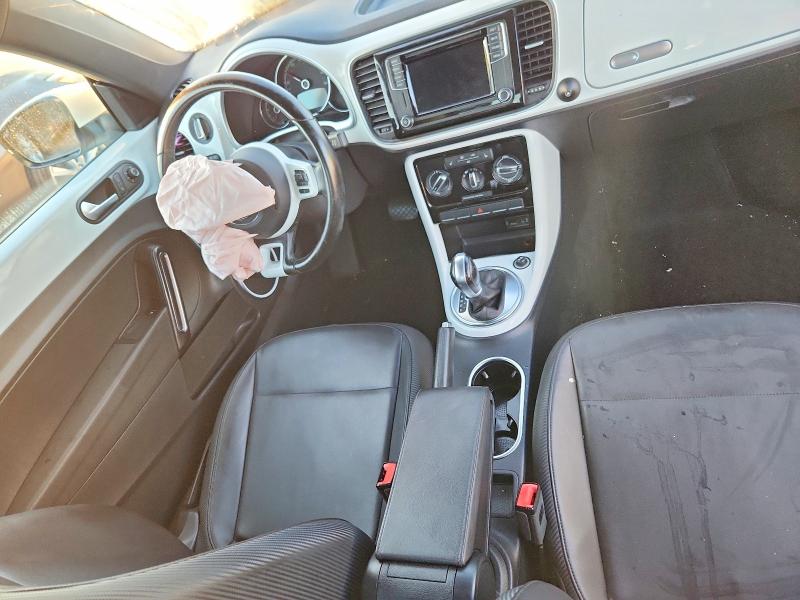 Снимка 8 от търг – 2017 VOLKSWAGEN BEETLE с VIN 3VWJ17AT8HM614805
