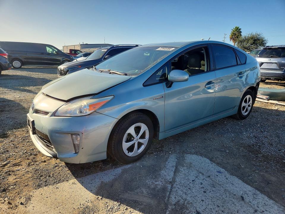 Снимка 1 от търг – 2013 TOYOTA PRIUS с VIN JTDKN3DU8D1717934