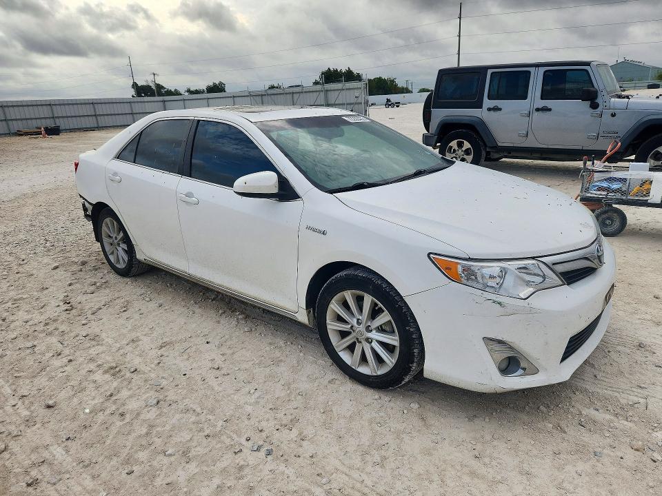 Снимка 4 от търг – 2013 TOYOTA CAMRY с VIN 4T1BD1FK9DU089945
