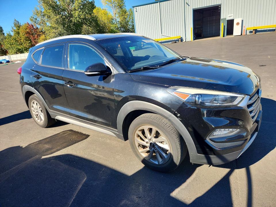 Photo 4 from auction – 2017 HYUNDAI TUCSON with VIN KM8J3CA24HU271785