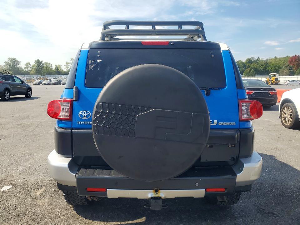 Снимка 6 от търг – 2007 TOYOTA FJ CRUISER с VIN JTEBU11F370026510