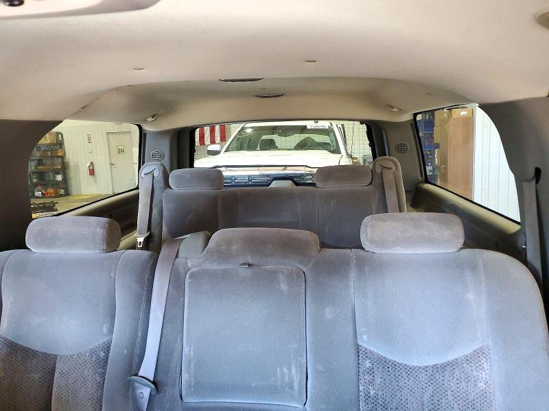 Снимка 10 от търг – 2003 CHEVROLET SUBURBAN LS 2500 с VIN 3GNEC16Z13G303787